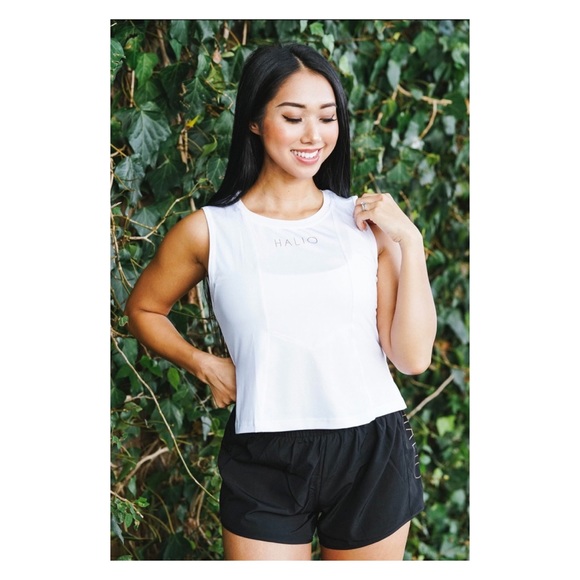 Halio White Crop Top - Picture 5 of 8